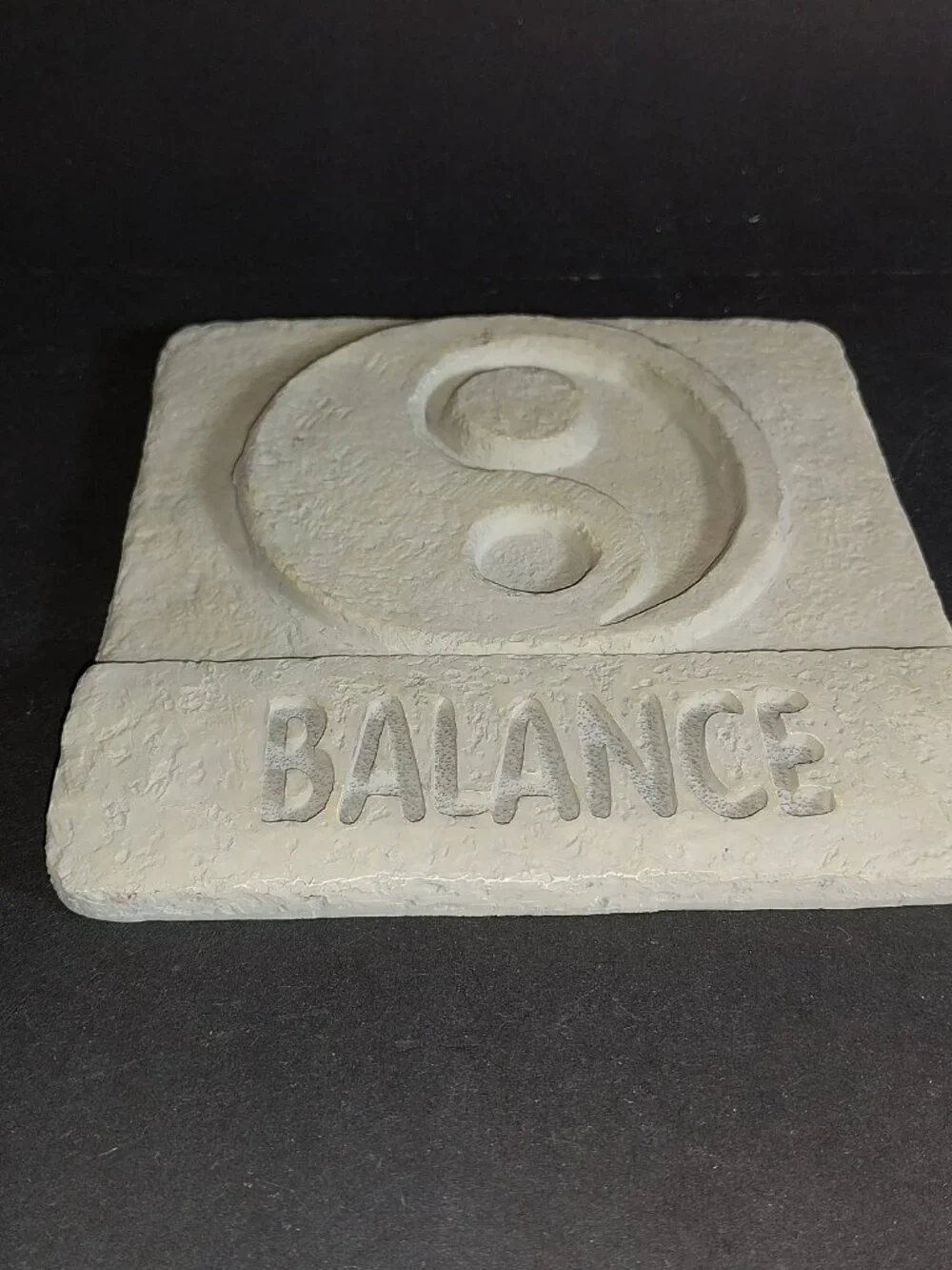 Balance Plaque Faux Cement Yin Yang